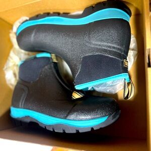 Brand New! Muds Ankle Boots